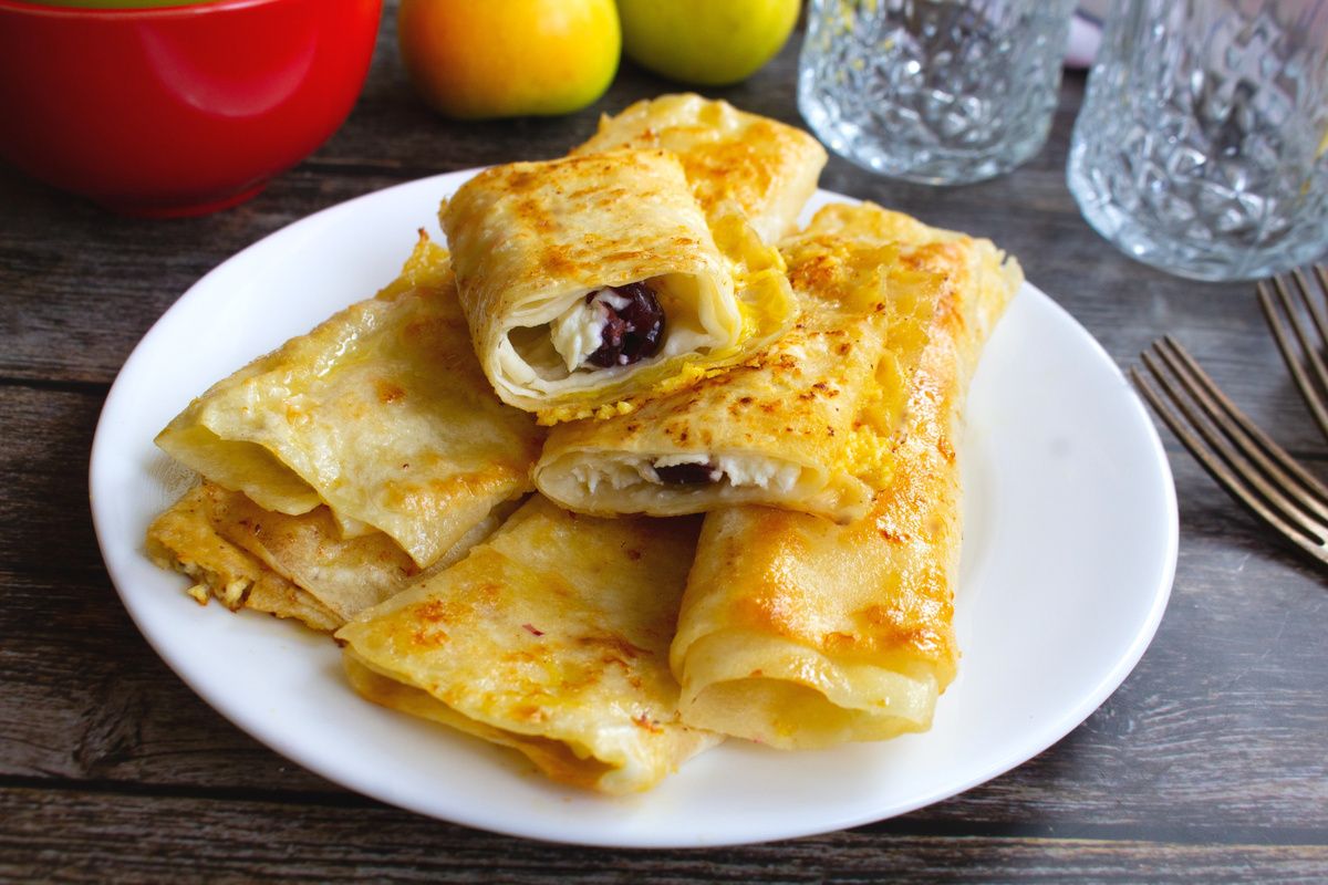 Лаваш в роли десерта: трубочки с творогом и вяленой клюквой