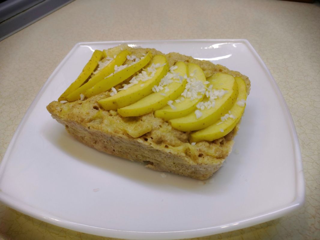 Необычное лакомство: овсянка с яблоком за 4 минуты в микроволновке