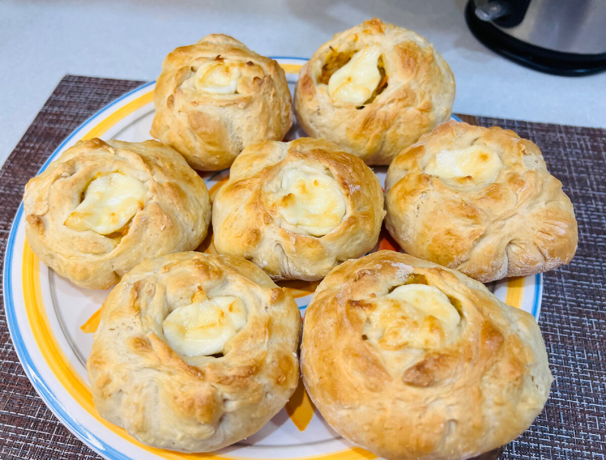 Нежные булочки с капустой и сыром