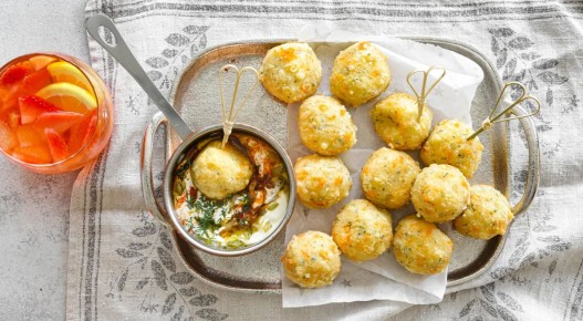 Тирокрокетес: Вкусные сырные шарики по-греечески