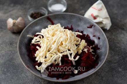 Салат из свеклы: простое угощение, которое украсит любой стол