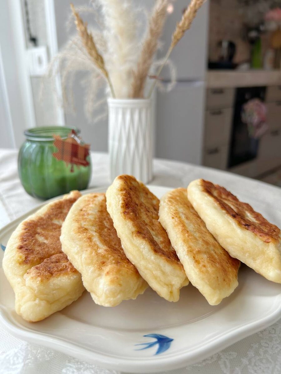 Необычные творожные пирожки с сыром и зеленым луком