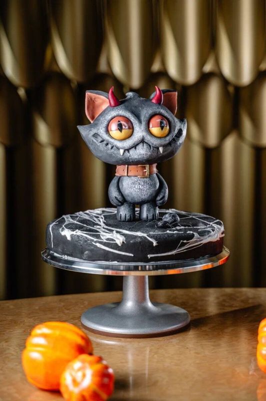 Уникальные десерты и торты на Хэллоуин в ресторане «Восход»