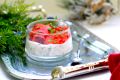 Изысканная закуска с копченым лососем и икрой для праздничного стола