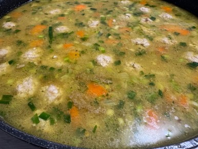 Непревзойденный гречневый суп с фрикадельками