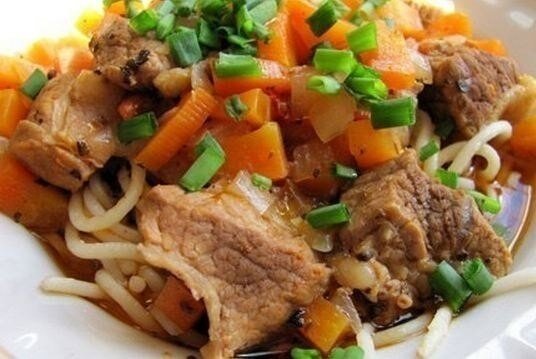 Спагетти с мясной подливой