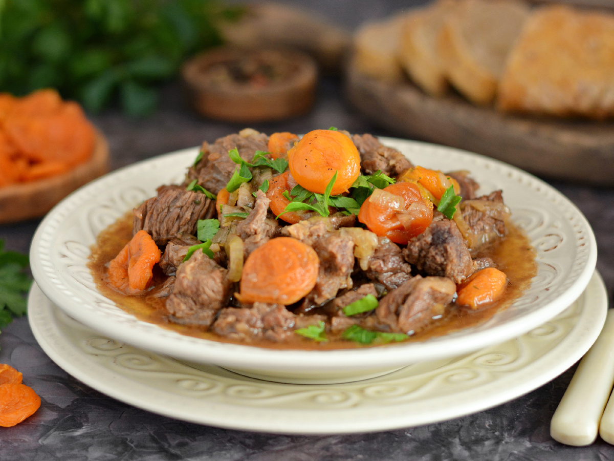 Тушеная говядина с курагой: Кулинарный Шедевр Для Ваших Близких