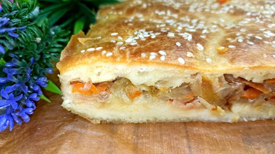 Как приготовить нежный пирог с капустой на кефире: проверенный рецепт