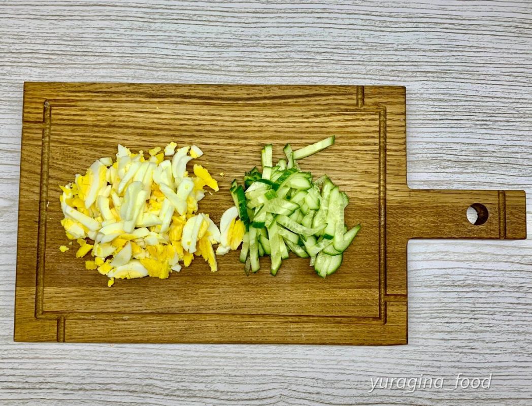 Неповторимый крабовый салат: секреты изысканной подачи к празднику