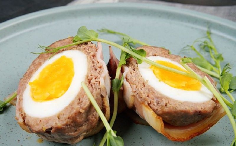 Яйца по-шотландски: сытная изюминка для ужина