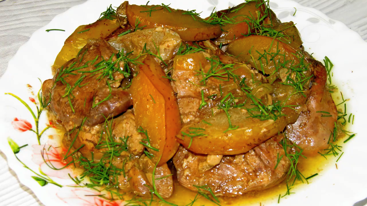 Нежная куриная печень с яблоками: простой и оригинальный рецепт