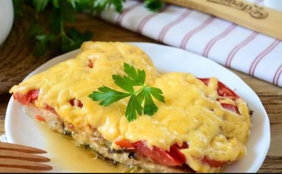 Нежная горбуша под сырной корочкой: секреты монастырской кухни