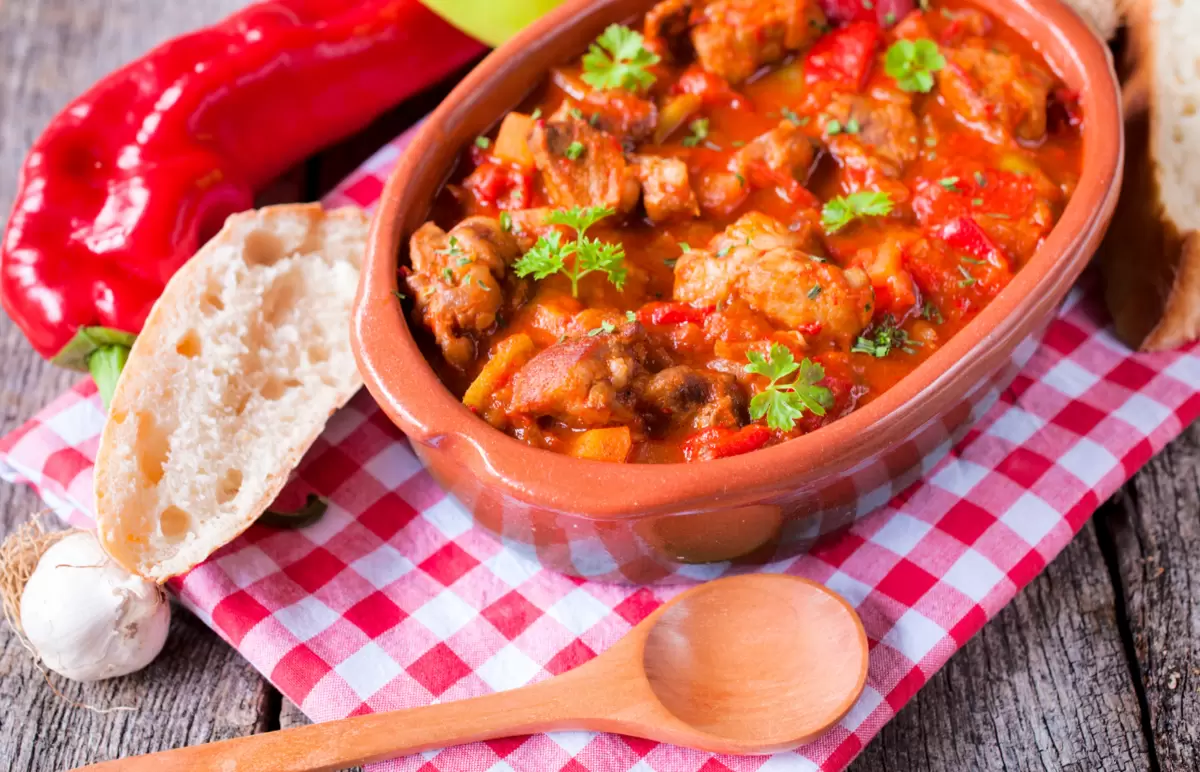 Куриный паприкаш: незабываемый вкус Венгрии