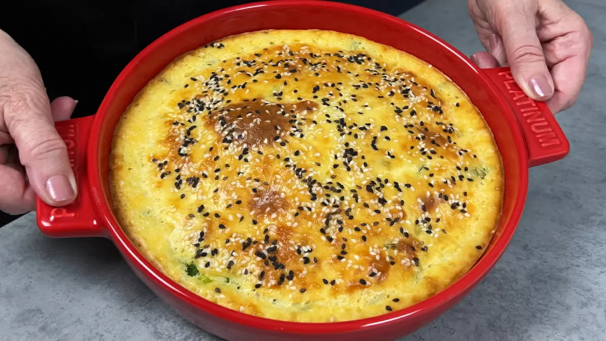 Невероятно вкусный пирог с зеленым луком: простой в приготовлении и сытный на вкус