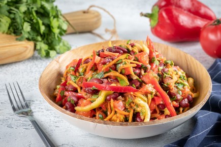 Пикантный салат: фантазия из фасоли и острого перца