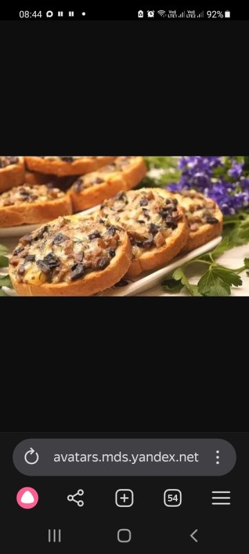 Вкусные бутерброды с грибами и сыром для вашего стола