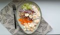 Салат с тунцом и овощами: лёгкое блюдо для летнего стола