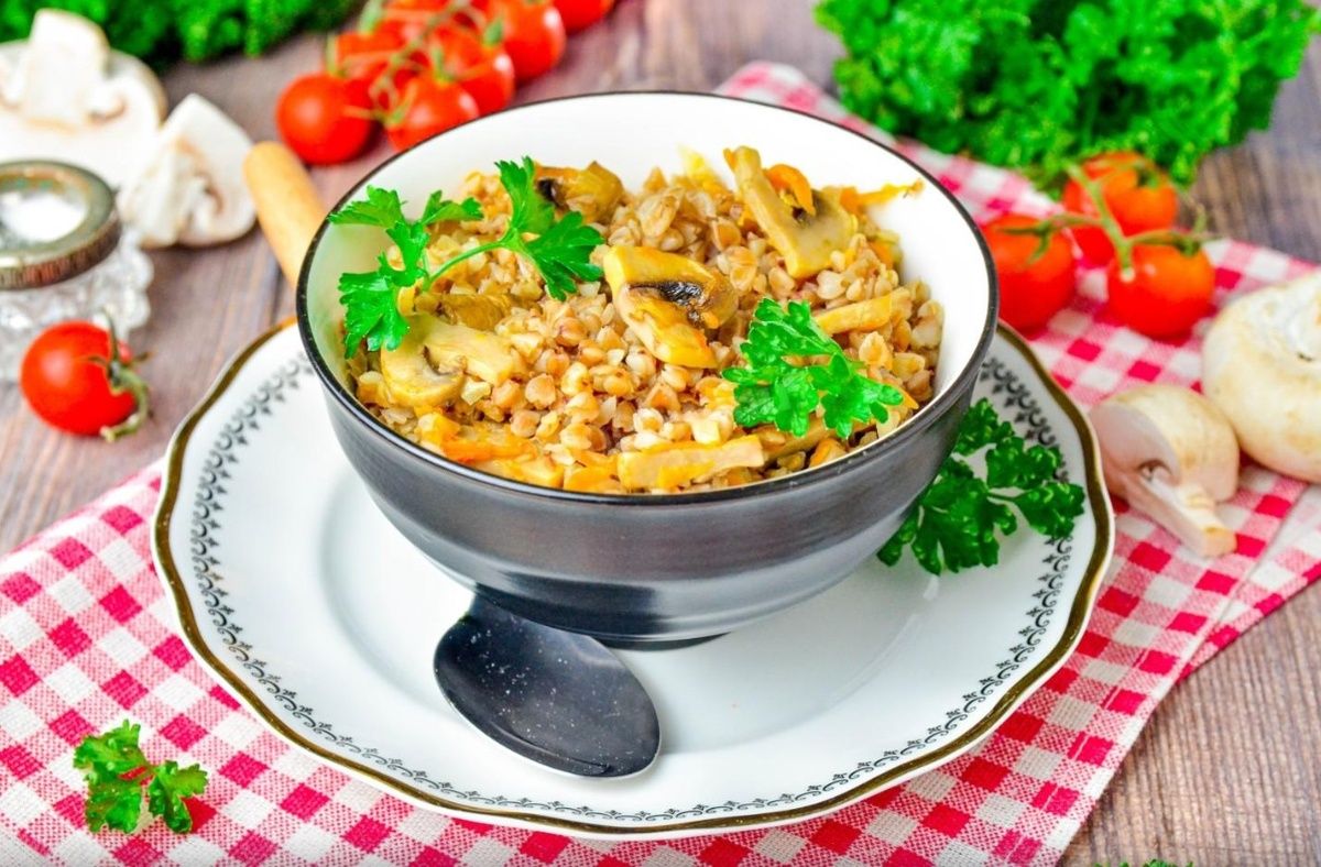 Гречка с грибами в духовке: простой и вкусный рецепт